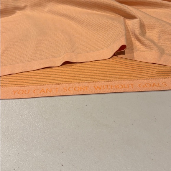 Lululemon Athletica - Metal Vent Tech Short Sleeve T-shirt.Orange. Large - Picture 14 of 15